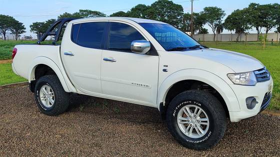 MITSUBISHI L200 TRITON 3.2 HPE 4X4 CD 16V TURBO INTERCOOLER DIESEL 4P MANUAL